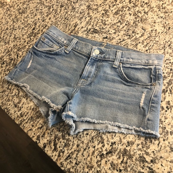 7 for all mankind shorts, size 25 - Picture 3 of 4